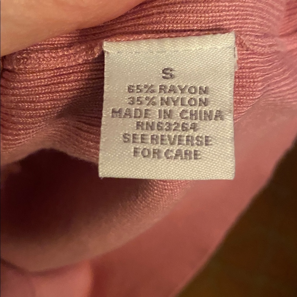 Pretty in Pink Knit Mock Neck Puffed Short Sleeve Top great transition piece - Picture 5 of 5